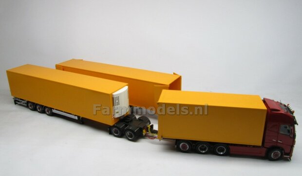 Bakopbouw 90x82.5x235mm met normale openslaande deuren Universeel t.b.v. vrachtwagen Chassis BOUWKIT  1:32   (HTD)