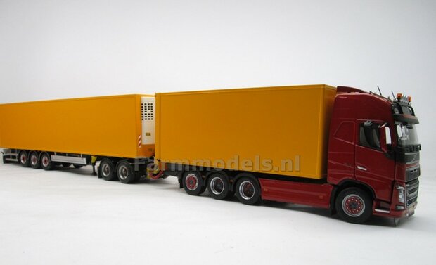 Bakopbouw 90x82.5x235mm met normale openslaande deuren Universeel t.b.v. vrachtwagen Chassis BOUWKIT  1:32   (HTD)