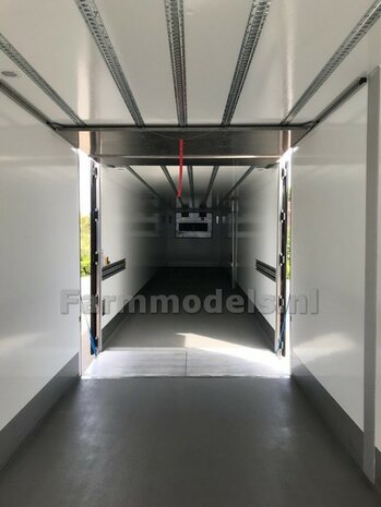 Bakopbouw 90x82.5x235mm met normale openslaande deuren Universeel t.b.v. vrachtwagen Chassis BOUWKIT  1:32   (HTD)