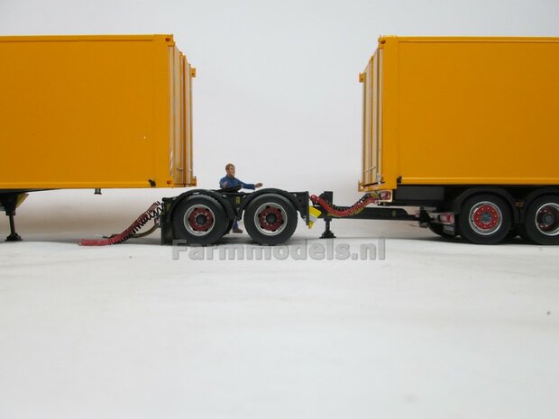 Bakopbouw met HARMONICA openslaande deuren Universeel t.b.v. LZV vrachtwagen Chassis BOUWKIT  1:32   (HTD) 