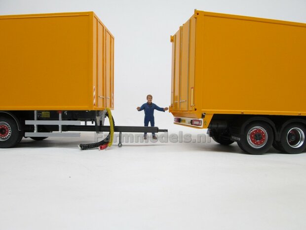 Ondertrekhaak o.a. geschikt voor de Pacton trailers MarGe models/ Universeel Chassis BOUWKIT  1:32   (HTD)    