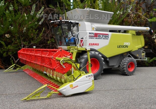 405.  Claas Lexion 770 met V900 maaibord Norev Agri Service Selten