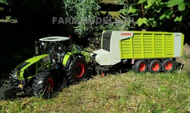 423. Claas Cargos 3 asser op Farmmodels onderstel.