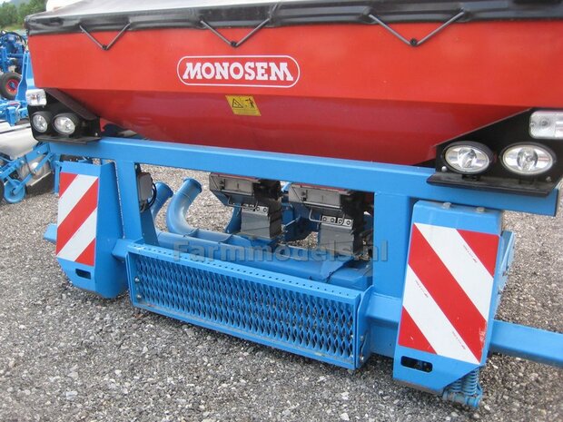 MONOSEM Fronttank NEW met Topcover BOUWKIT, (werk-) verlichting en slang 1:32  