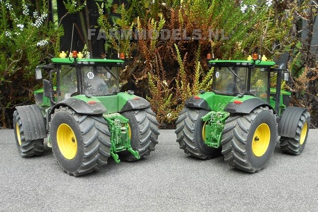 330. John Deere 7280R met New Holland BB9090 grootpakpers op brede banden met fronthef