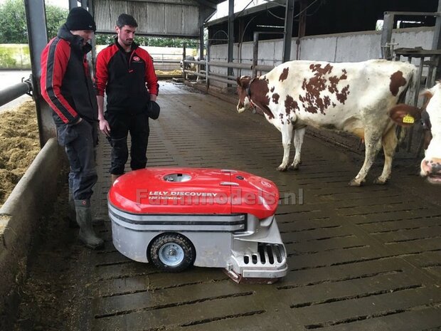 Lely Discovery 120 Mestschuif Robot  1:32  AT3200506     