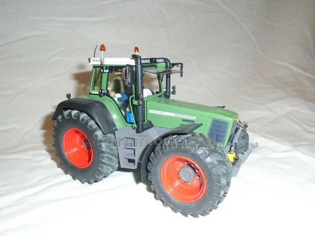 Weise toys - Fendt 926 Vario - 1e Generatie 1996-2000 1:32 WT1025          PRE-ORDER