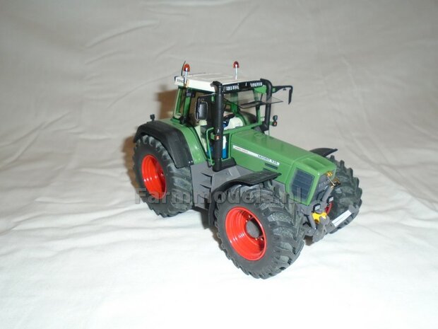 &Oslash; 53.8 mm: Fendt 822/824/ 926 GEN I. WT: 2x Brede vooras Banden + 2x Inlegring verbreder vooras  geschikt voor Fendt 822/824/ 926 GEN I. WeiseToys               