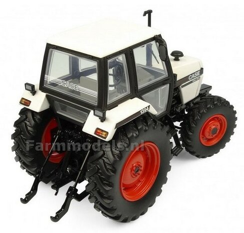 WHITE/ BLACK CASE 1394 4wd 1:32 Universal Hobbies UH6436