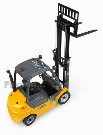 Salti MI25D Heftruck 2T5 met palletlepels 1:32 Universal Hobbies UH6437    