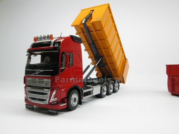 VOORBEELD FOTOS: HOOKLIFT VOLVO FH5 met Farmmodels bouwkits, Krampe haakarmbak van Wiking met opzetschotten, Nooteboom semi-dieplader etc.