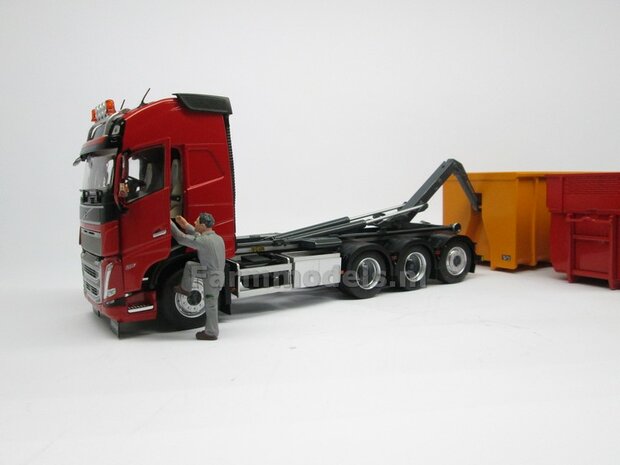 VOORBEELD FOTOS: HOOKLIFT VOLVO FH5 met Farmmodels bouwkits, Krampe haakarmbak van Wiking met opzetschotten, Nooteboom semi-dieplader etc.