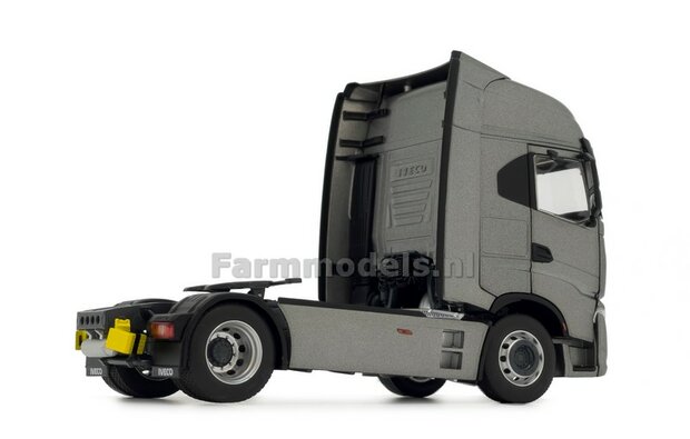 DARK GRAY Iveco S-Way 4x2 donkergrijs 1:32 MarGe models MM 2231-02