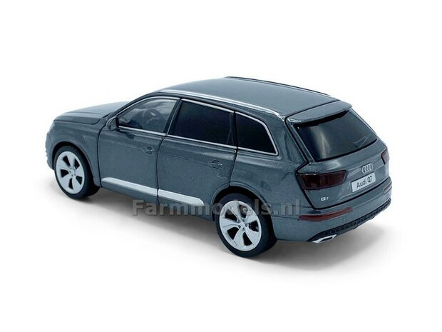 GRIJS Audi Q7, Licht, geluid en sturende voorwielen 1:32   tay32140028