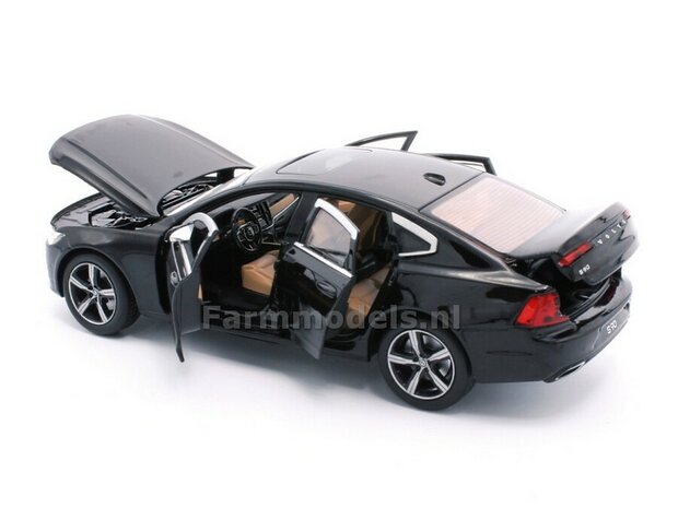 ZWART  Volvo S90   Pull back  1:32   TAY32100112