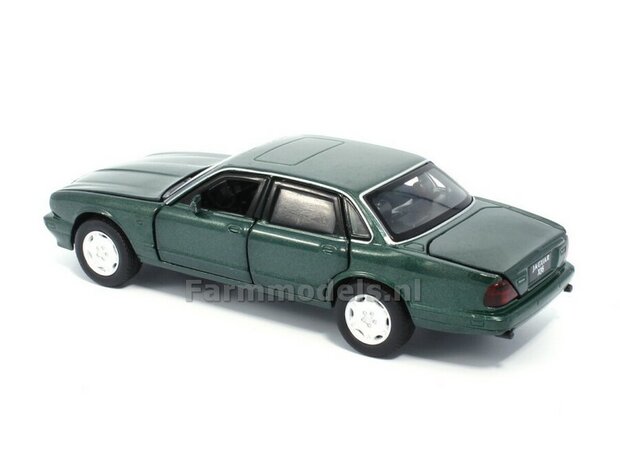 GROEN Jaguar XJ6, Pull back, licht en geluid  1:32   tay32110015