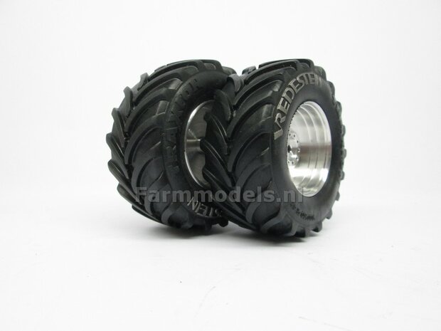 &Oslash;&nbsp; 68 x 32 mm: JOHN DEERE 8500i: 2x Vredestein banden + ALUMINIUM Velgen BLANK geleverd voor de vooras van de  John Deere 8500i hakselaar, 1:32            