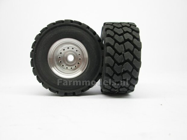 &Oslash; 47 mm: JCB 435S AT: 2x brede Shovel banden + Alu. velgen geschikt voor JCB 435 serie Agri Collectables 1:32         
