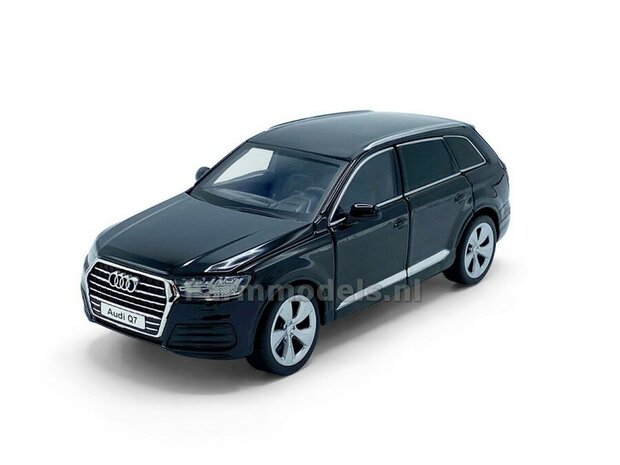 ZWART Audi Q7, Licht, geluid en sturende voorwielen 1:32   tay32140025