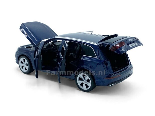 BLAUW Audi Q7, Licht, geluid en sturende voorwielen 1:32   tay32140027