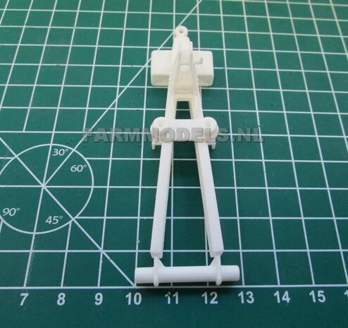 Gedetaileerde dissel + top-trek-bok + Aftakas aansluiting t.b.v. Hydro pomp unit op dissel en beschermplaten t.b.v. stuurcilinders (o.a. geschikt voor Jan Veenhuis Machines modellen) 1:32