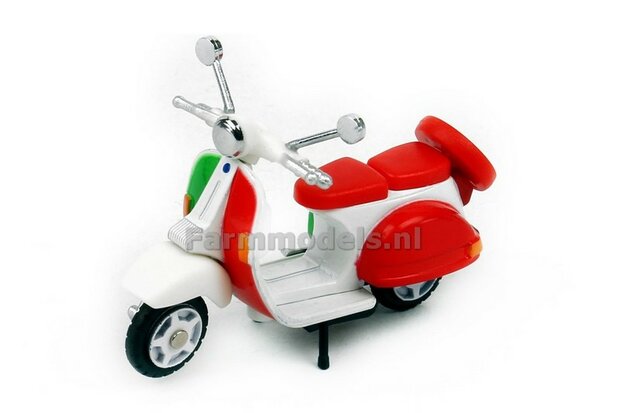 Vespa scooter ITALIA versie   1:35  ATC64237