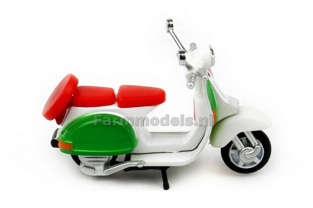 Vespa scooter ITALIA versie   1:35  ATC64237