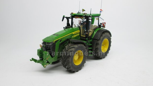 Grill Roosterstickers met echt 3D Reli&euml;f effect t.b.v. John Deere 8R Wiking 1:32 Farmmodels.nl