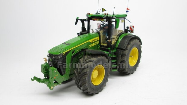 Grill Roosterstickers met echt 3D Reli&euml;f effect t.b.v. John Deere 8R Wiking 1:32 Farmmodels.nl