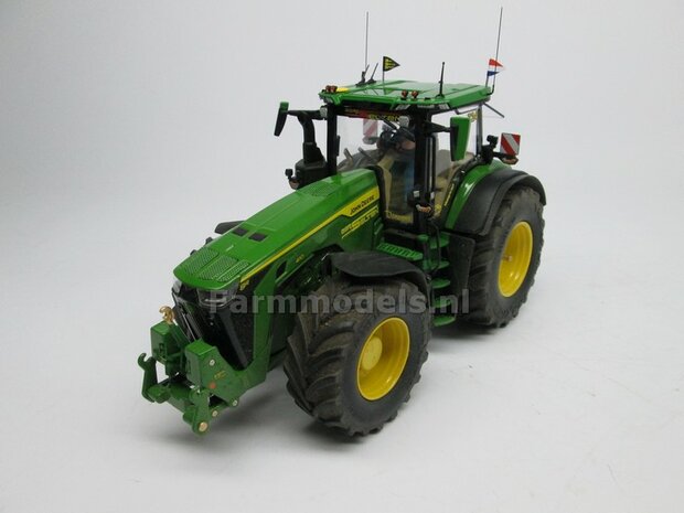 Grill Roosterstickers met echt 3D Reli&euml;f effect t.b.v. John Deere 8R Wiking 1:32 Farmmodels.nl