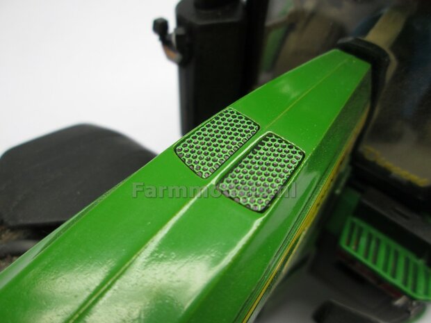 Grill Roosterstickers met echt 3D Reli&euml;f effect t.b.v. John Deere 8R Wiking 1:32 Farmmodels.nl