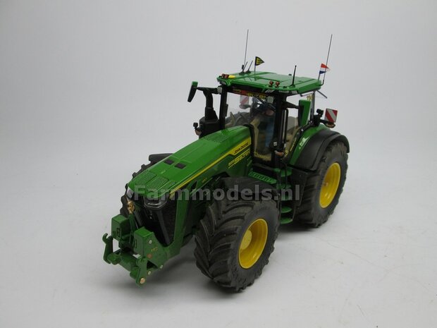 Grill Roosterstickers met echt 3D Reli&euml;f effect t.b.v. John Deere 8R Wiking 1:32 Farmmodels.nl