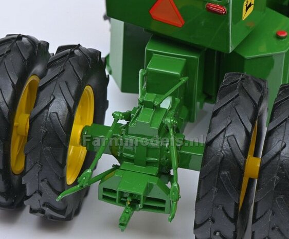 John Deere 7520 PRO R.32 Lim. Ed. 1:32 Schuco S09165   