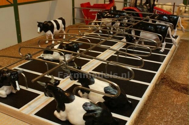 10x echt Metalen Dubbele Koeien ligboxen afscheidingen, geschikt voor 20 koeien, past in basisplaat 1:32  BT2099