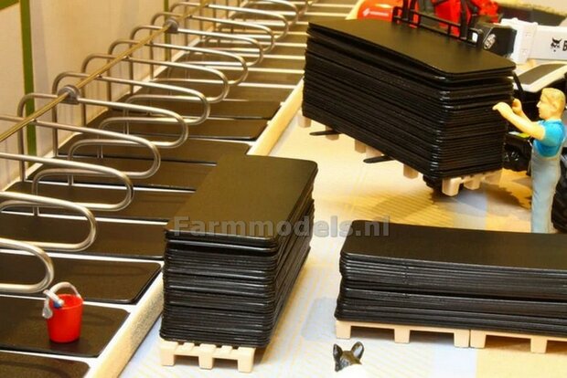 100x &quot;Rubber&quot; matten t.b.v. Koeien ligboxen, afm. 73mm x 30mm 1:32  BT3009