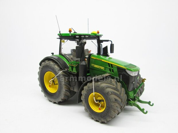 Grill Roosterstickers met echt 3D Reli&euml;f effect t.b.v. John Deere 7310R Wiking 1:32 Farmmodels.nl