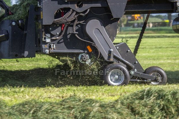 REBUILD: Schuitemaker Rapide 8400  3-asser dubbeldoel (opraap- &amp; silage-) wagen op dikke Vredestein Flotation Pro banden 1:32 UH6408REB  