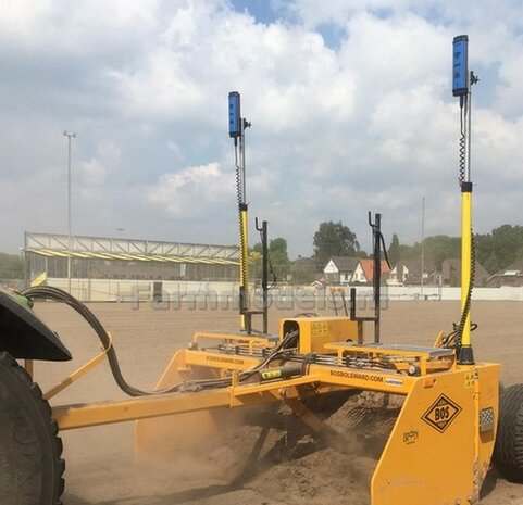 TOPCON Laserset, Zender, 3-poot, handontvanger en 2 machine ontvangers t.b.v. Wegenbouw / grondverzet Bouwkit 1:32                