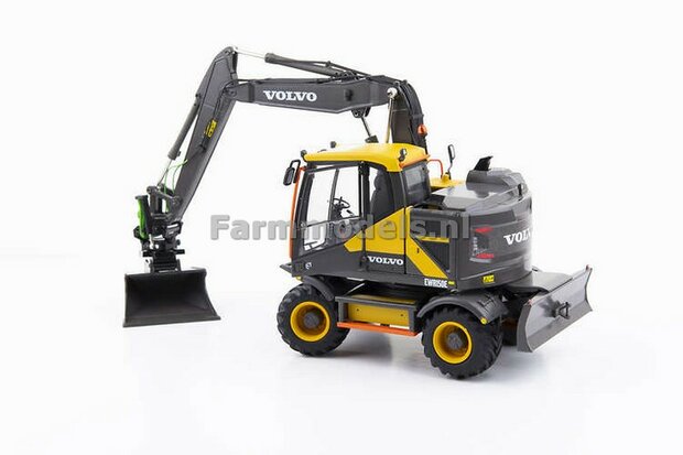 Volvo EWR150E kraan NOKIAN banden + Tiltrotator S6/S60 snelwissel + bak + FREE GIFT STICKERSET (verboden) 1:32  3200100 