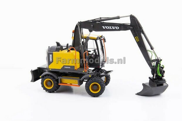 Volvo EWR150E kraan NOKIAN banden + Tiltrotator S6/S60 snelwissel + bak + FREE GIFT STICKERSET (verboden) 1:32  3200100 