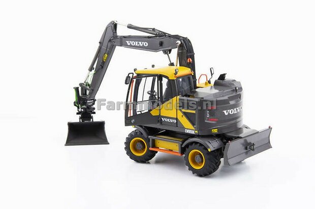 Volvo EWR150E kraan NOKIAN banden + Tiltrotator S6/S60 snelwissel + bak + FREE GIFT STICKERSET (verboden) 1:32  3200100 