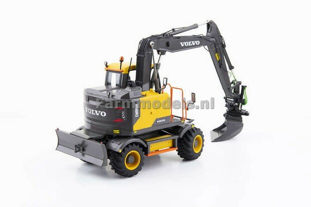 Volvo EWR150E kraan NOKIAN banden + Tiltrotator S6/S60 snelwissel + bak + FREE GIFT STICKERSET (verboden) 1:32  3200100 