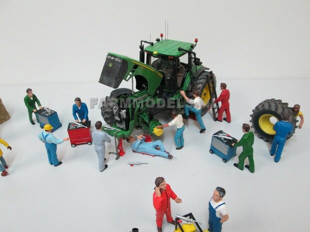 COMBI SET: 1 Paar BRUINE werkschoenen + 1 paar GROENE (werk) laarzen, zwart rubber  (= nr. 810114 + nr. 810116)   1:32 