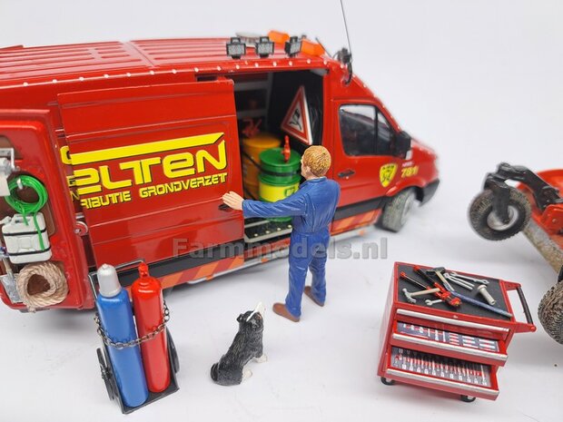 BOUWKIT: Service bus inrichting met BLAUWE stickers t.b.v. de gereedschaps lades, geschikt voor inbouw o.a. Marge models Mercedes Sprinters  1:32