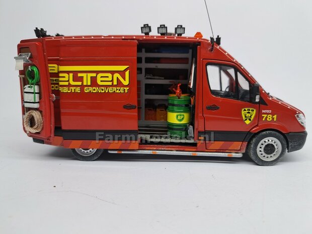 BOUWKIT: Service bus inrichting met BLAUWE stickers t.b.v. de gereedschaps lades, geschikt voor inbouw o.a. Marge models Mercedes Sprinters  1:32