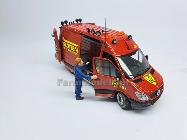 BOUWKIT: Service bus inrichting met BLAUWE stickers t.b.v. de gereedschaps lades, geschikt voor inbouw o.a. Marge models Mercedes Sprinters  1:32