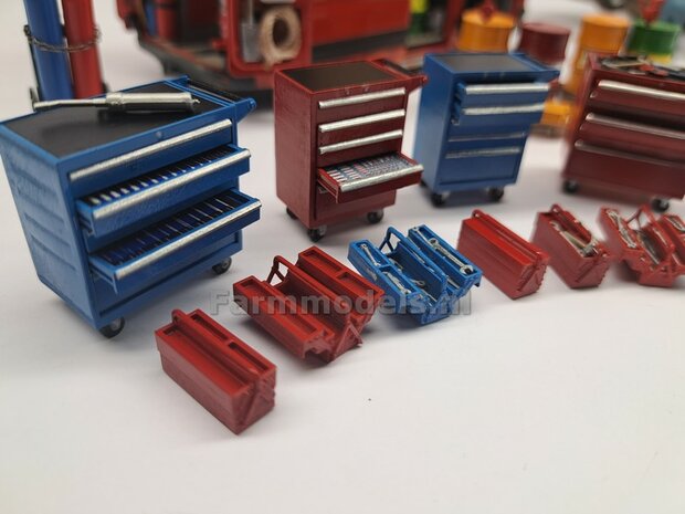 Gereedsschap Trolly BLAUW met 5 losse lades, handgeschildert SMALLE UITVOERING geleverd incl. 6 losse gereedschaps stickervelletjes  1:32