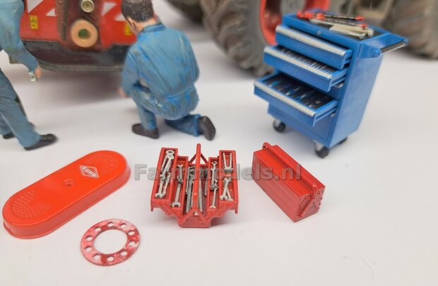 Gereedschap set, 1x Betonschaar, 8x Steeksleutels, 4x Tangen en 2x Hamers  RESIN, blank geleverd 1:32 