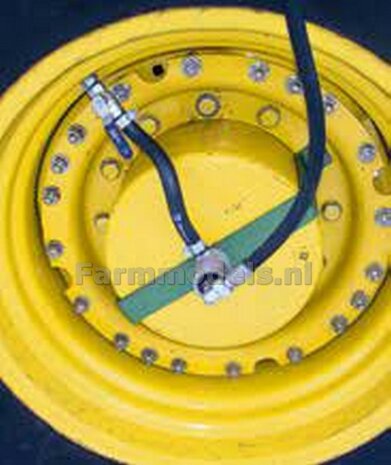 Luchtdrukwisselsysteemset GRIJS 2x beugels (voor-) as 6 mm x 13.5 mm, geleverd incl. slangen, koppelingen etc. 1:32                  