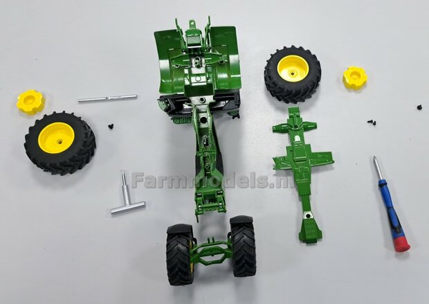 BOUWKIT: John Deere 8R 410 VOORAS VERHOOG SET, RESIN BLANK geleverd 1:32    Farmmodels Premium Line Series